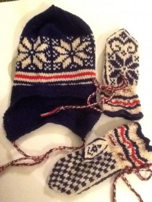 knitted-hat-and-mittens